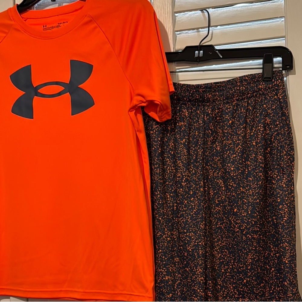 Under Armour Vibrant Orange Tee and Grey Blue Speckled Shorts